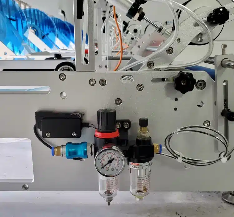 MT-801 semi-automatic desktop round bottle labeling machine