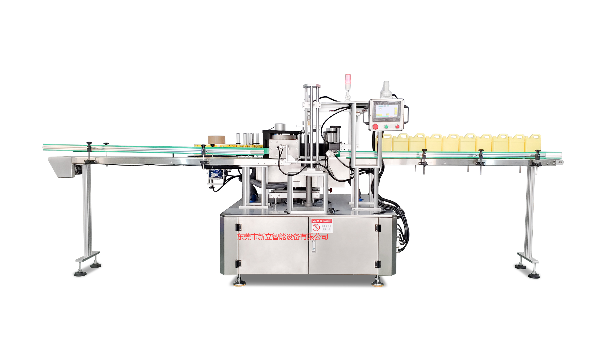 Hot melt glue rotary labeling machine running