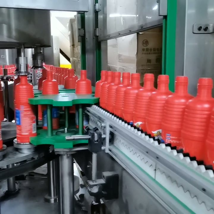Food and beverage bottles labeled at line speed on HiPaks labeling systems