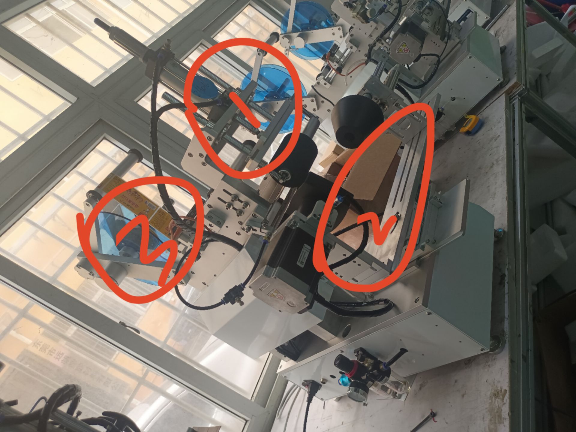 HiPaks MT-805 semi-automatic sticker labeling machine