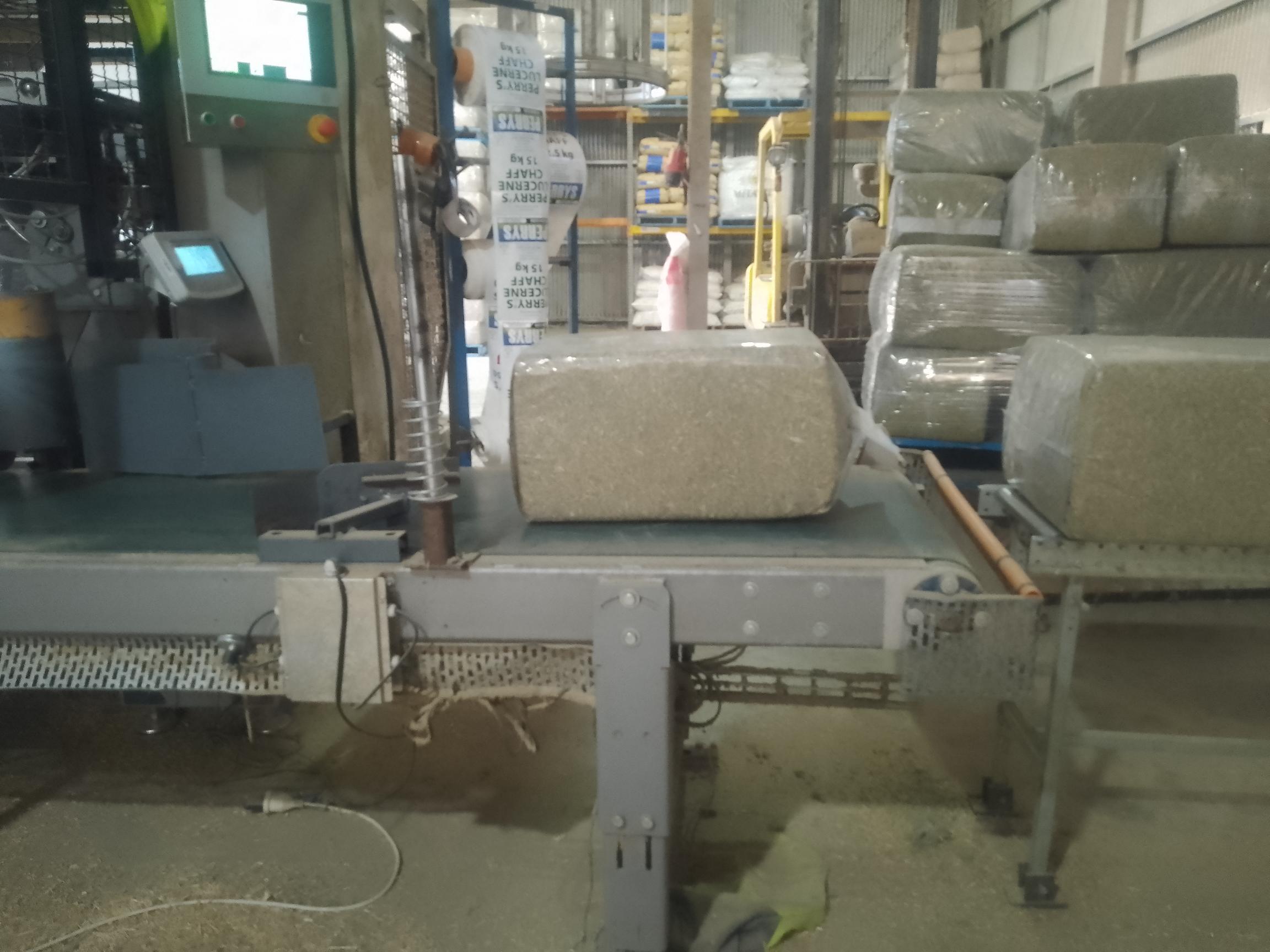 T951 applicator head labeling station detail