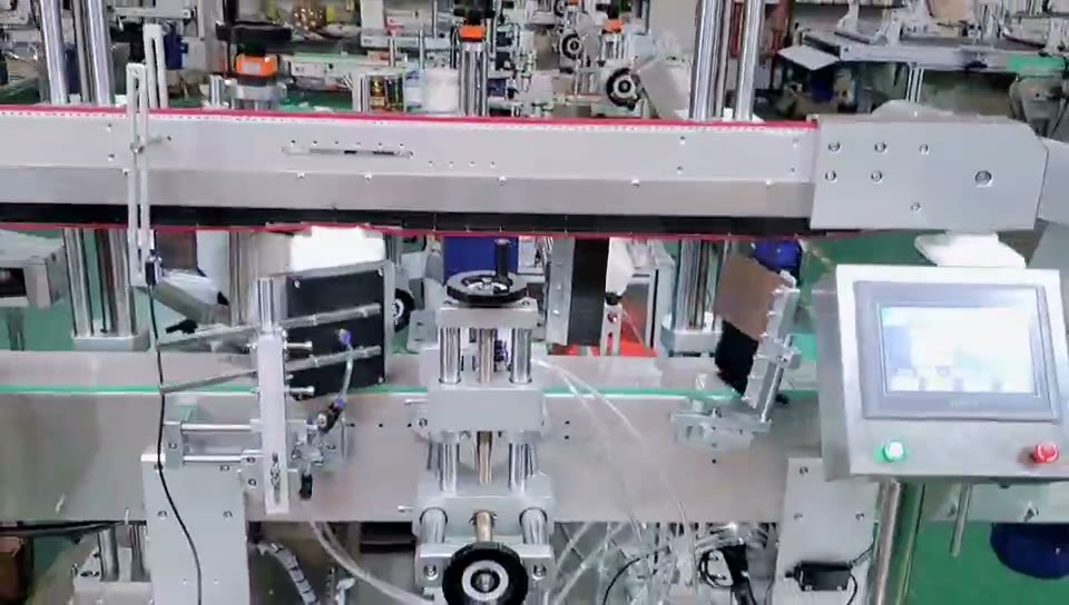 Square bottle labeled without diagonal wrinkles after jig centering and belt press order